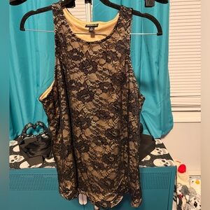 EUC Torrid size 1 Black Lace and Tan Tank Top